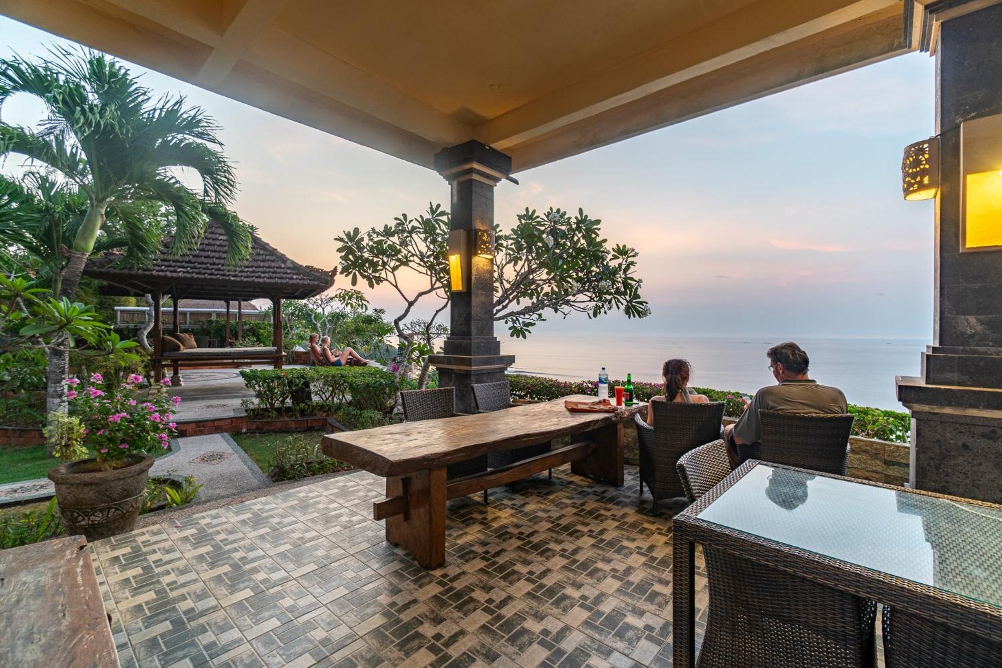 Hotel Kembang Kuning Uluwatu Exterior foto